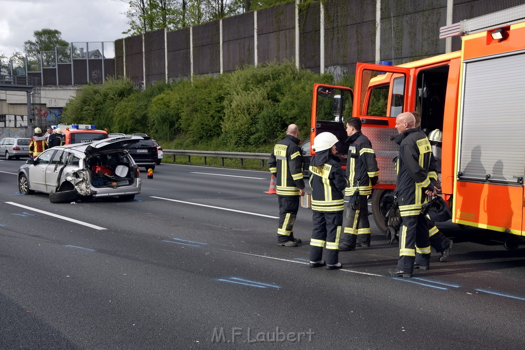 VU Auffahrunfall A 3 Rich Oberhausen kurz vor AS Koeln Dellbrueck P172.JPG - Miklos Laubert